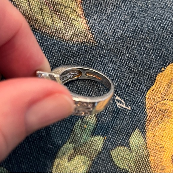 Beautiful Silver & Crystal Cocktail Ring 💍 ✨ Sparkles like Diamonds in the Sky! - Picture 4 of 4